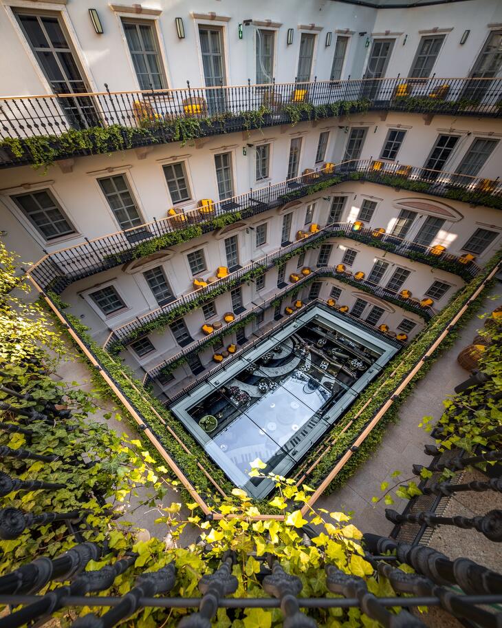 Aria Hotel